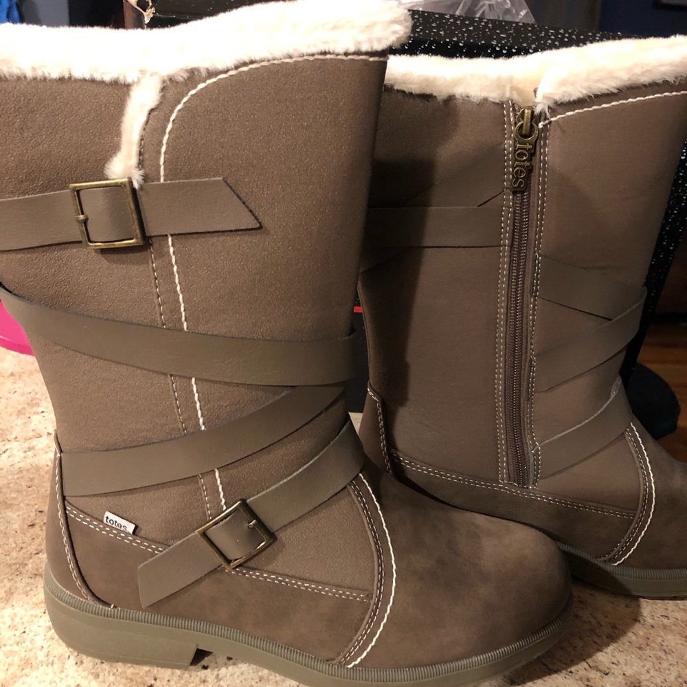 Totes Boots